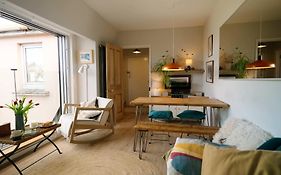 Breathtaking Harbourside Views With Parking At 'Harbour Strand'